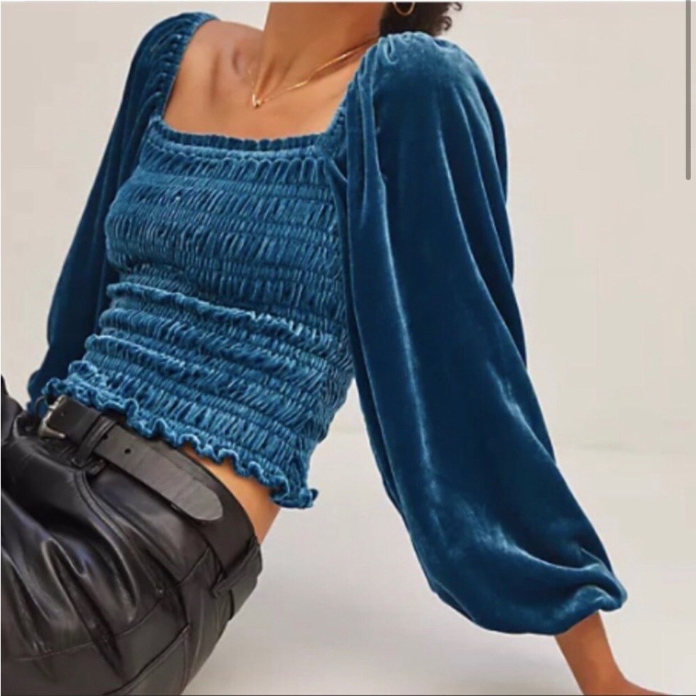 By Anthropologie Blue Crushed Velvet Puff Sleeve Crop Top